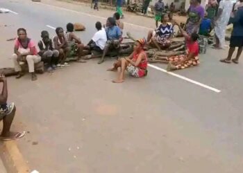 BREAKING: Yelwata Women Block Makurdi-Lafia Highway over Fresh Fulani Attacks, Security Inactiveness